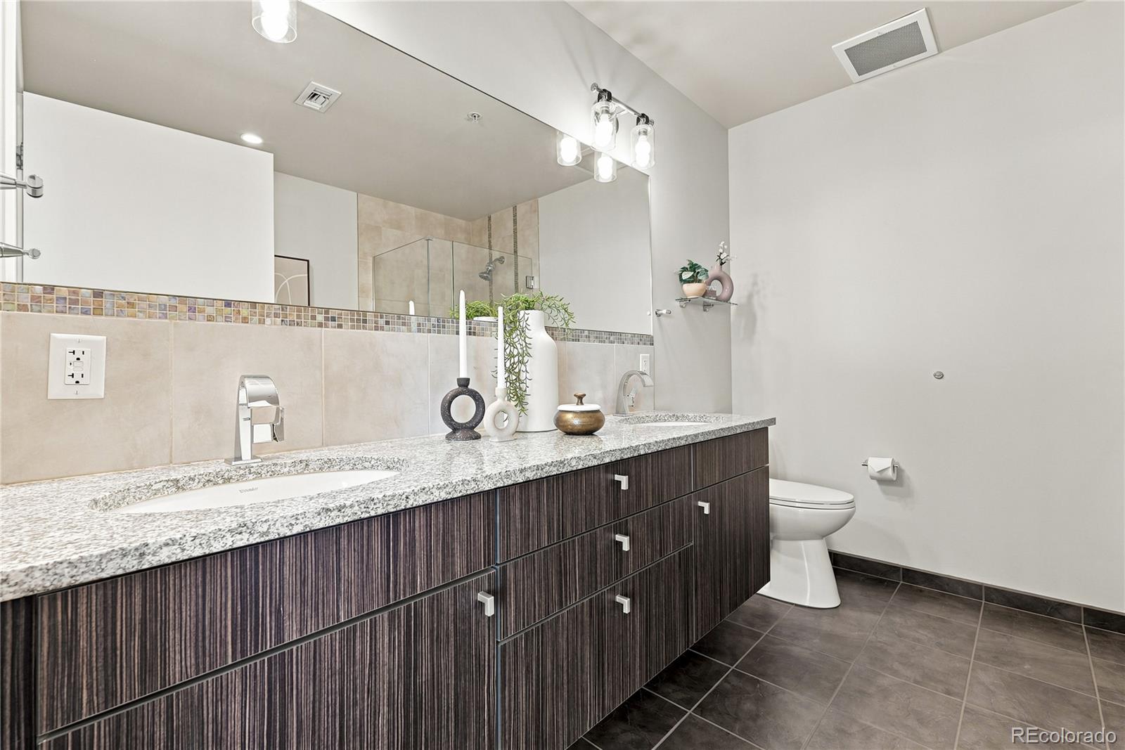 410 Acoma Street Unit: 211