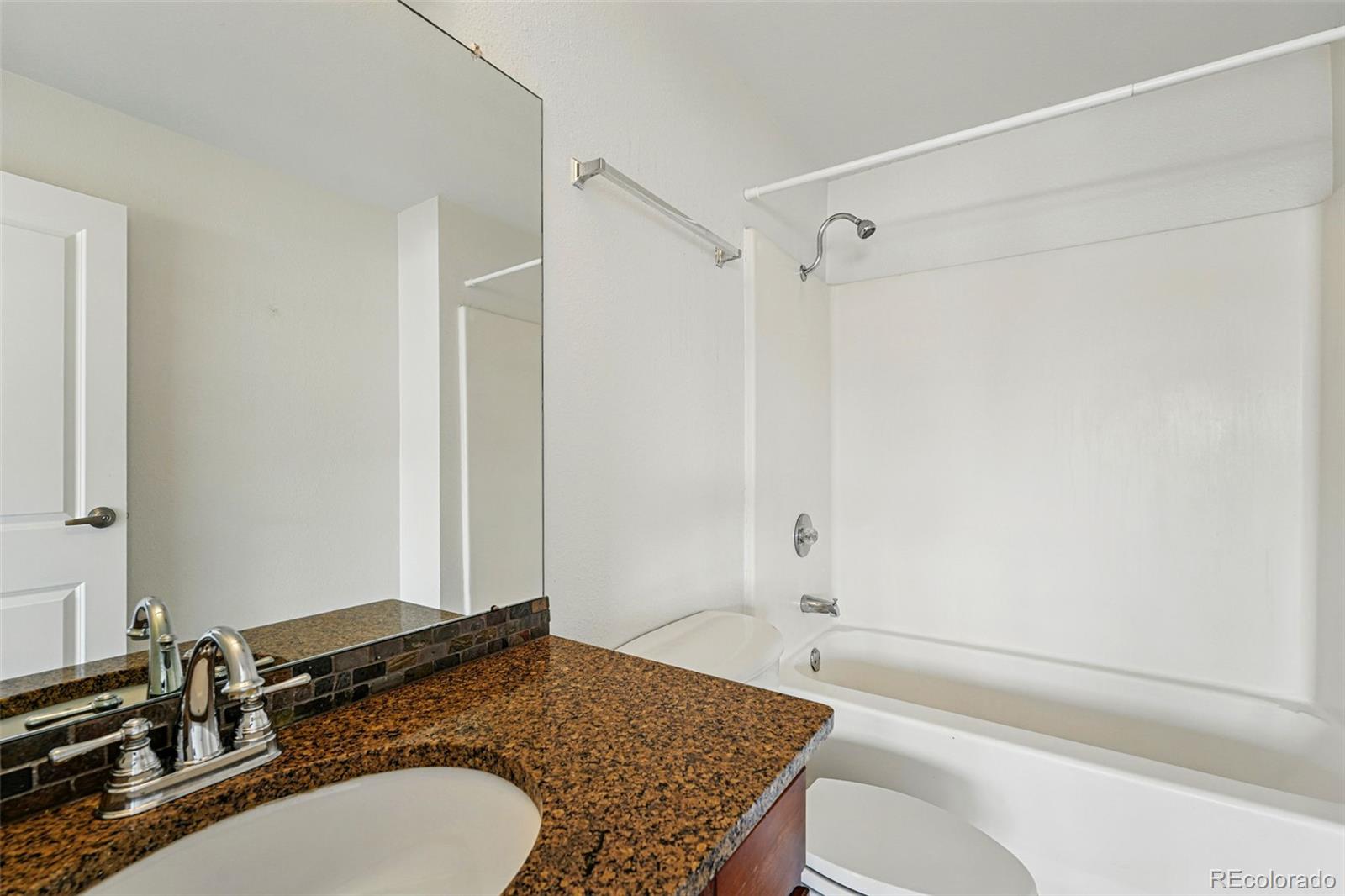 100 Park Avenue Unit: 907