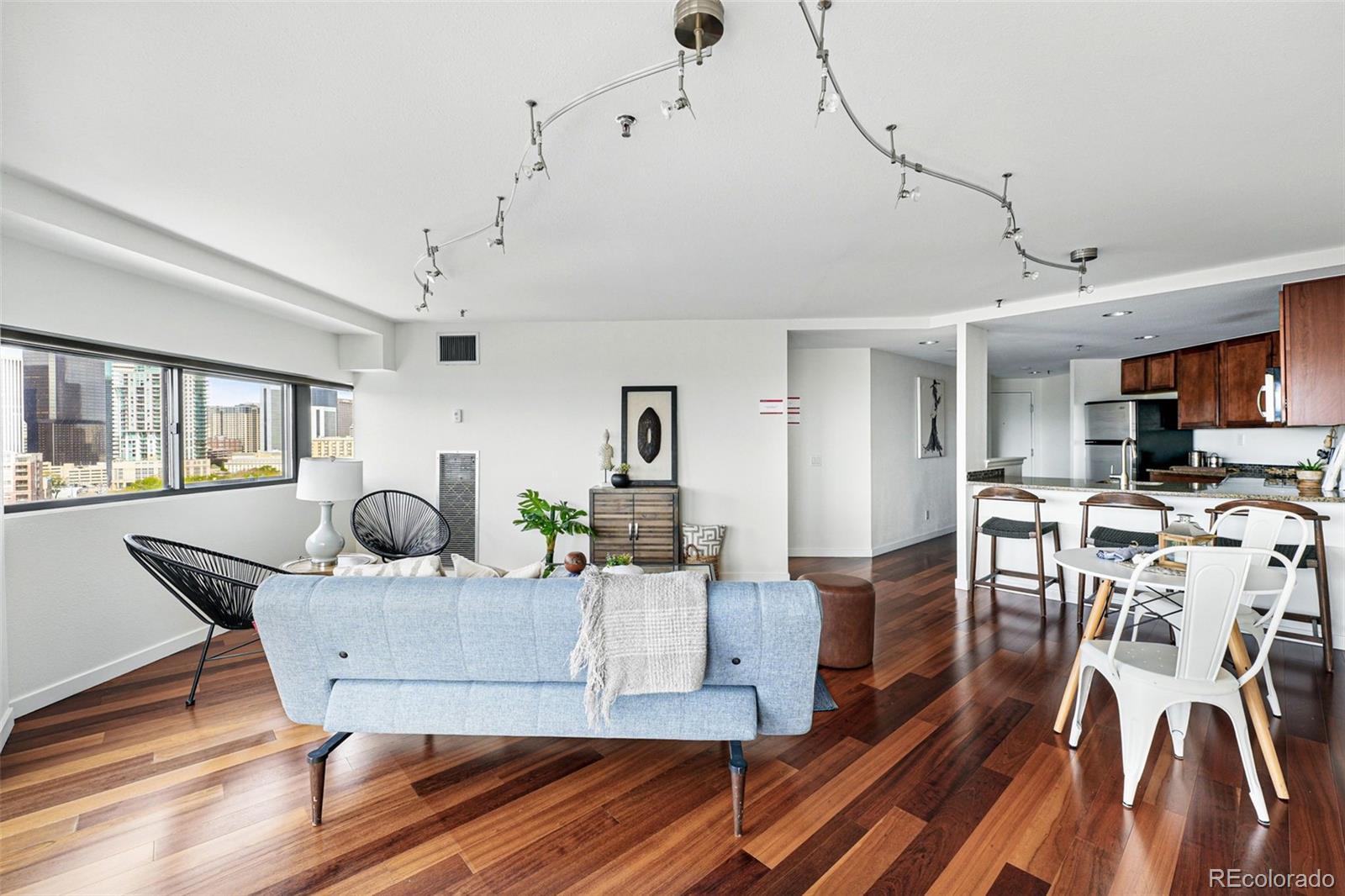100 Park Avenue Unit: 907