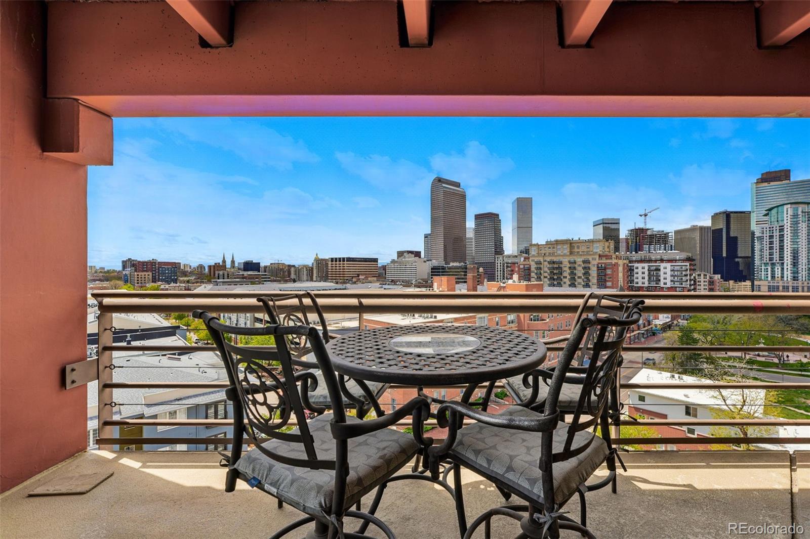 100 Park Avenue Unit: 907