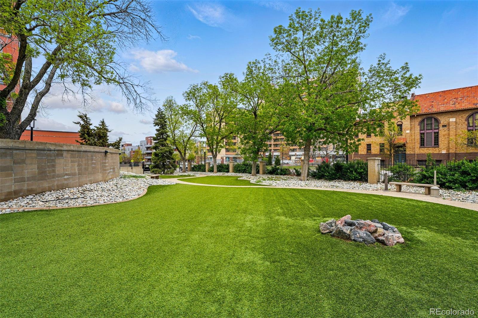 100 Park Avenue Unit: 907
