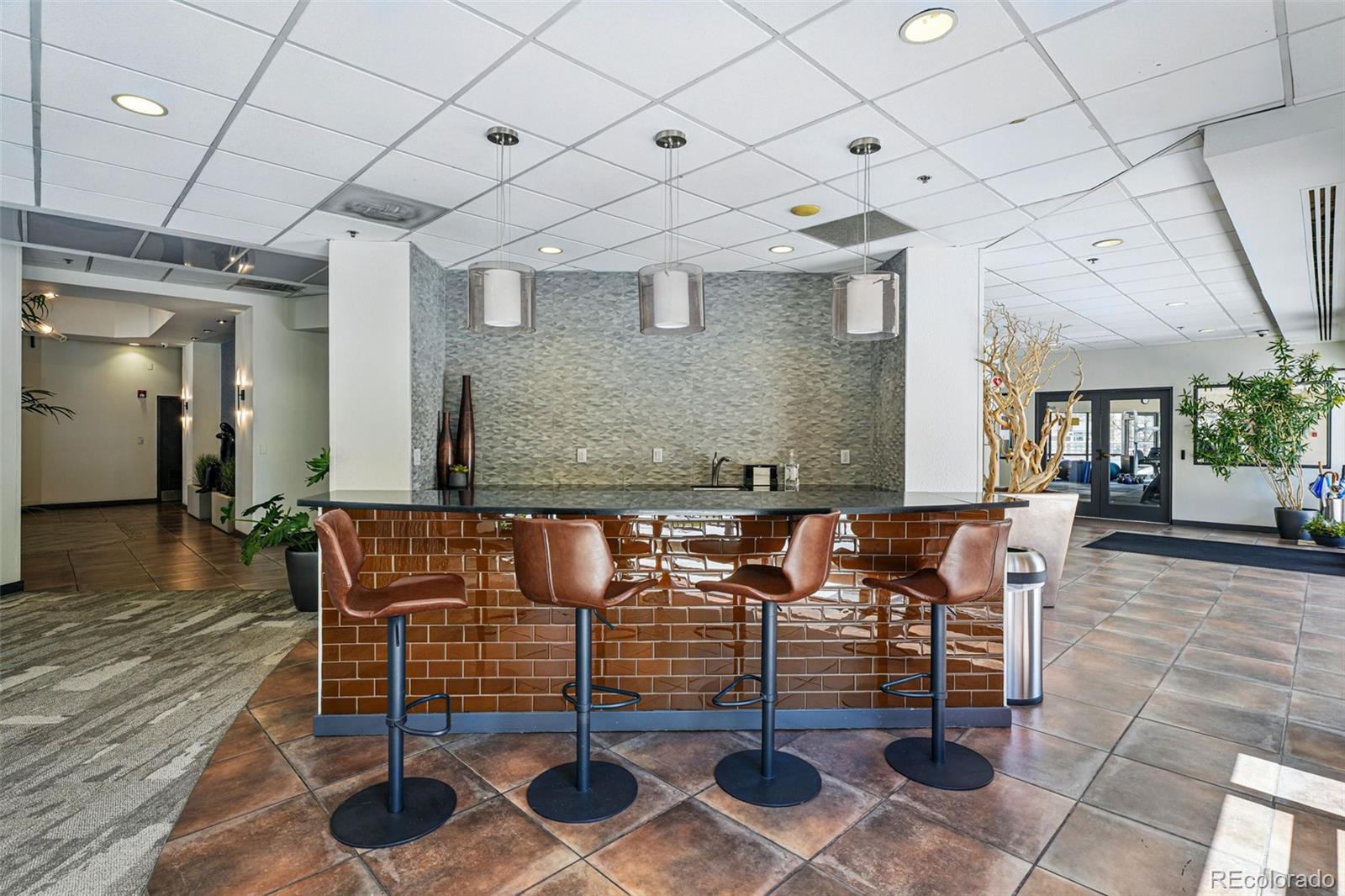 100 Park Avenue Unit: 907