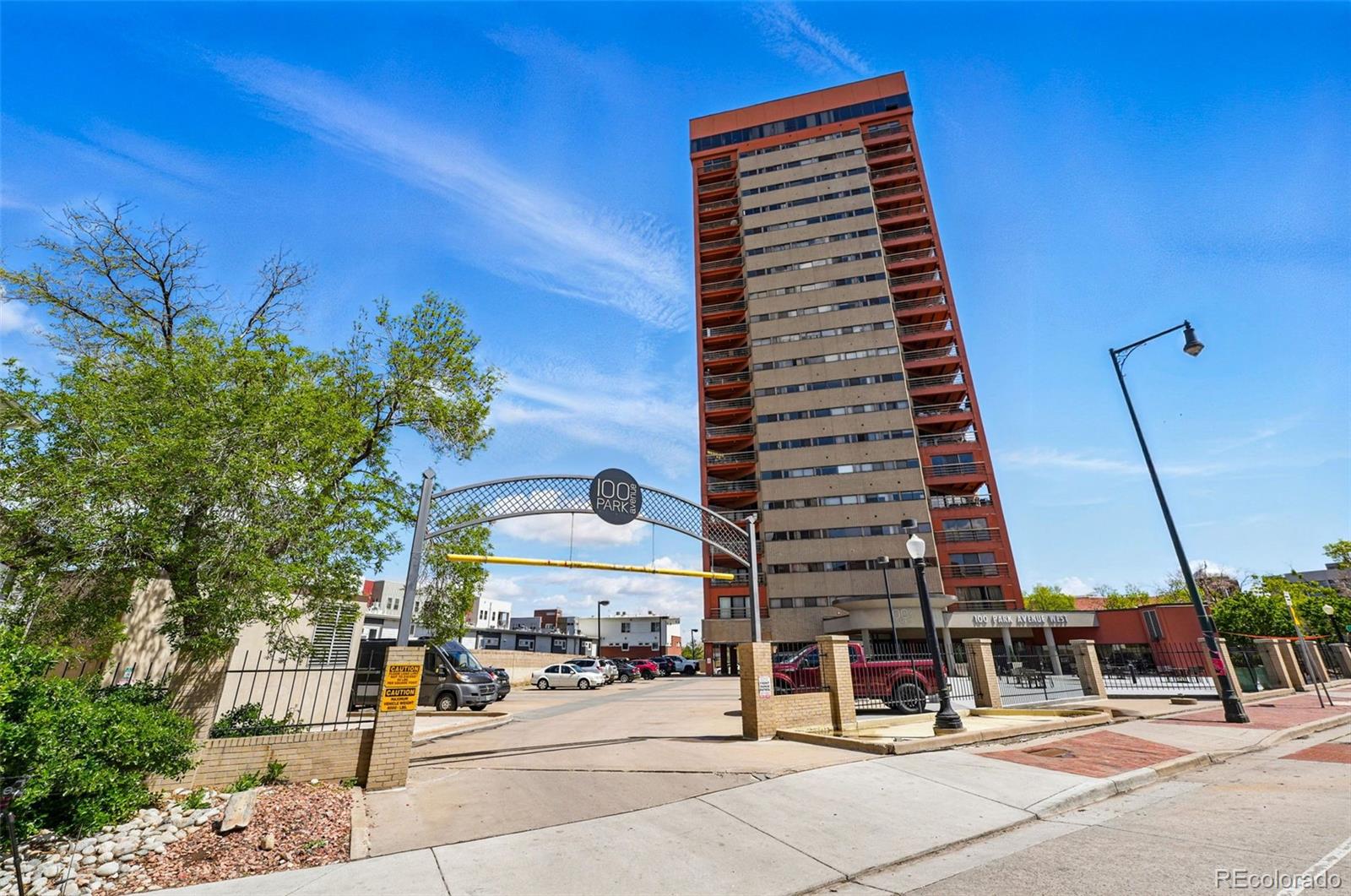 100 Park Avenue Unit: 907