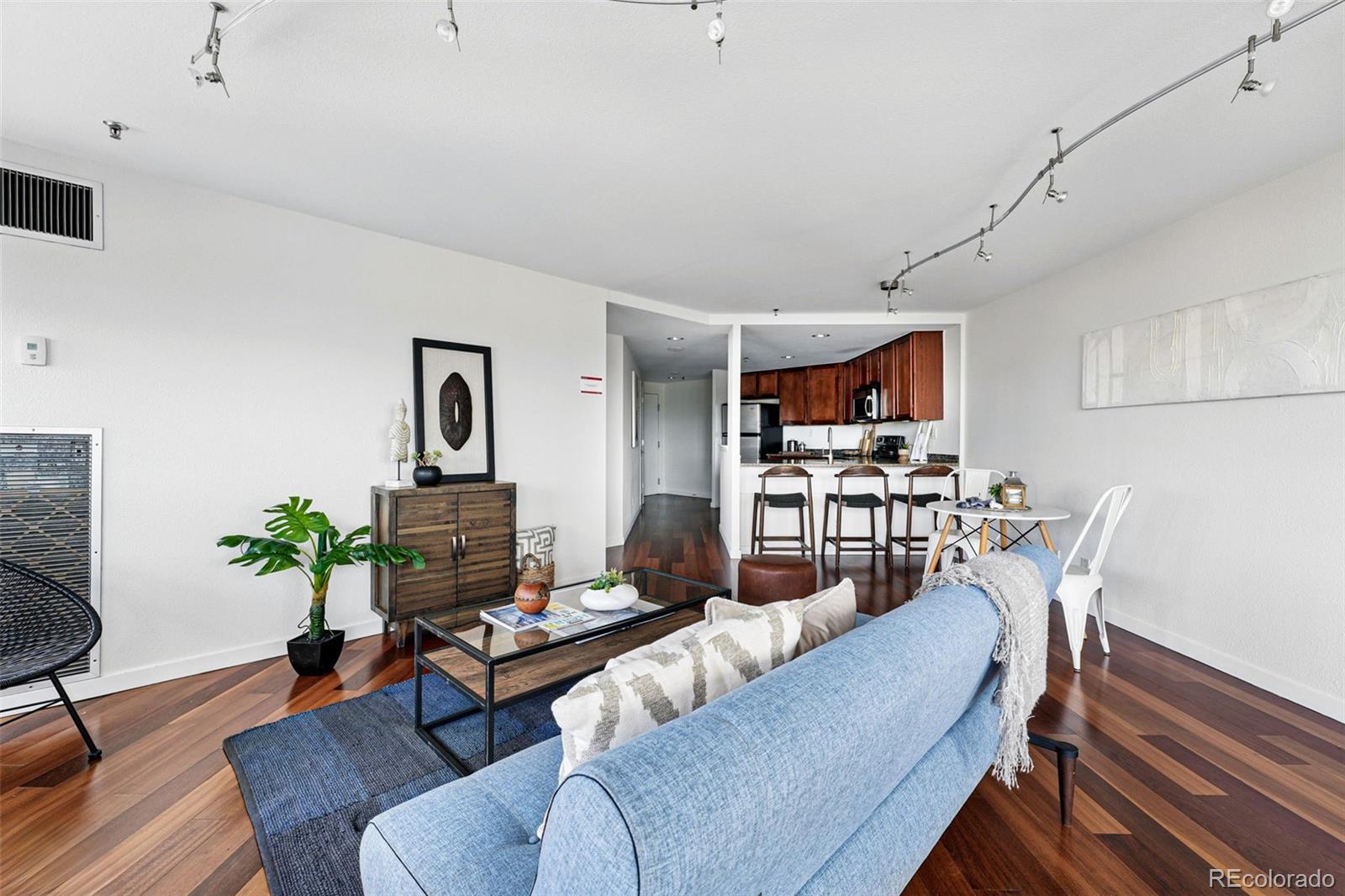 100 Park Avenue Unit: 907