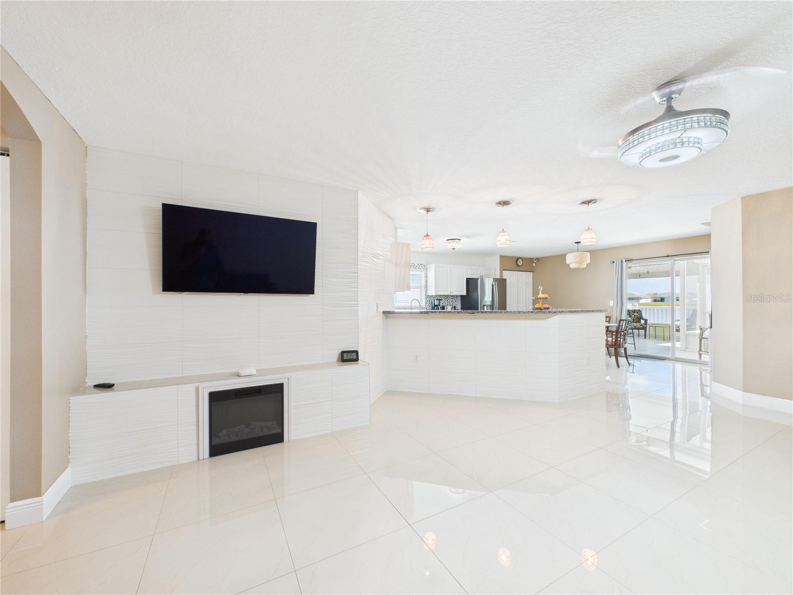 1405 BLOSSOM BAYOU CIR