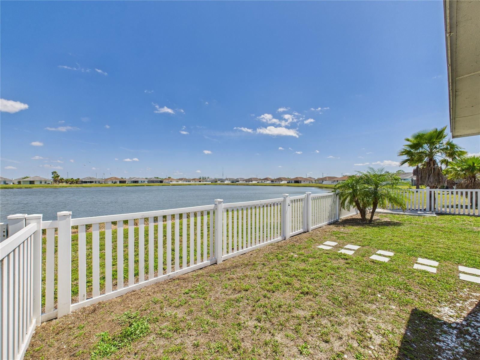 1405 BLOSSOM BAYOU CIR