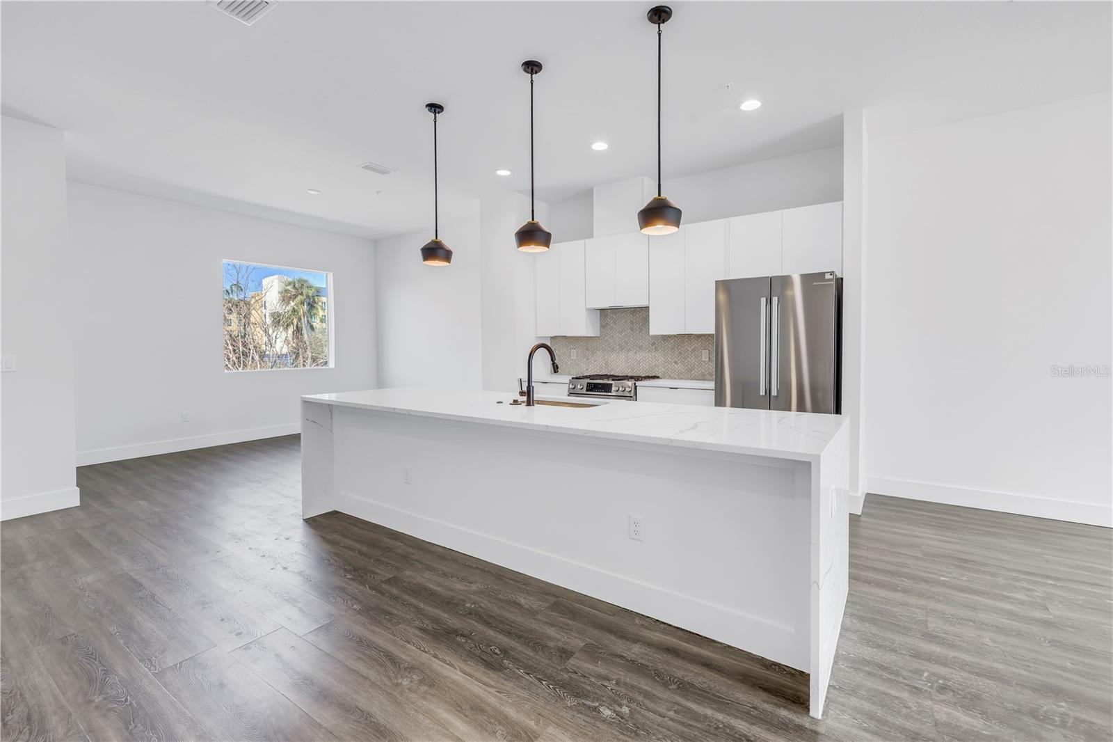 556 DR MARTIN LUTHER KING JR ST S