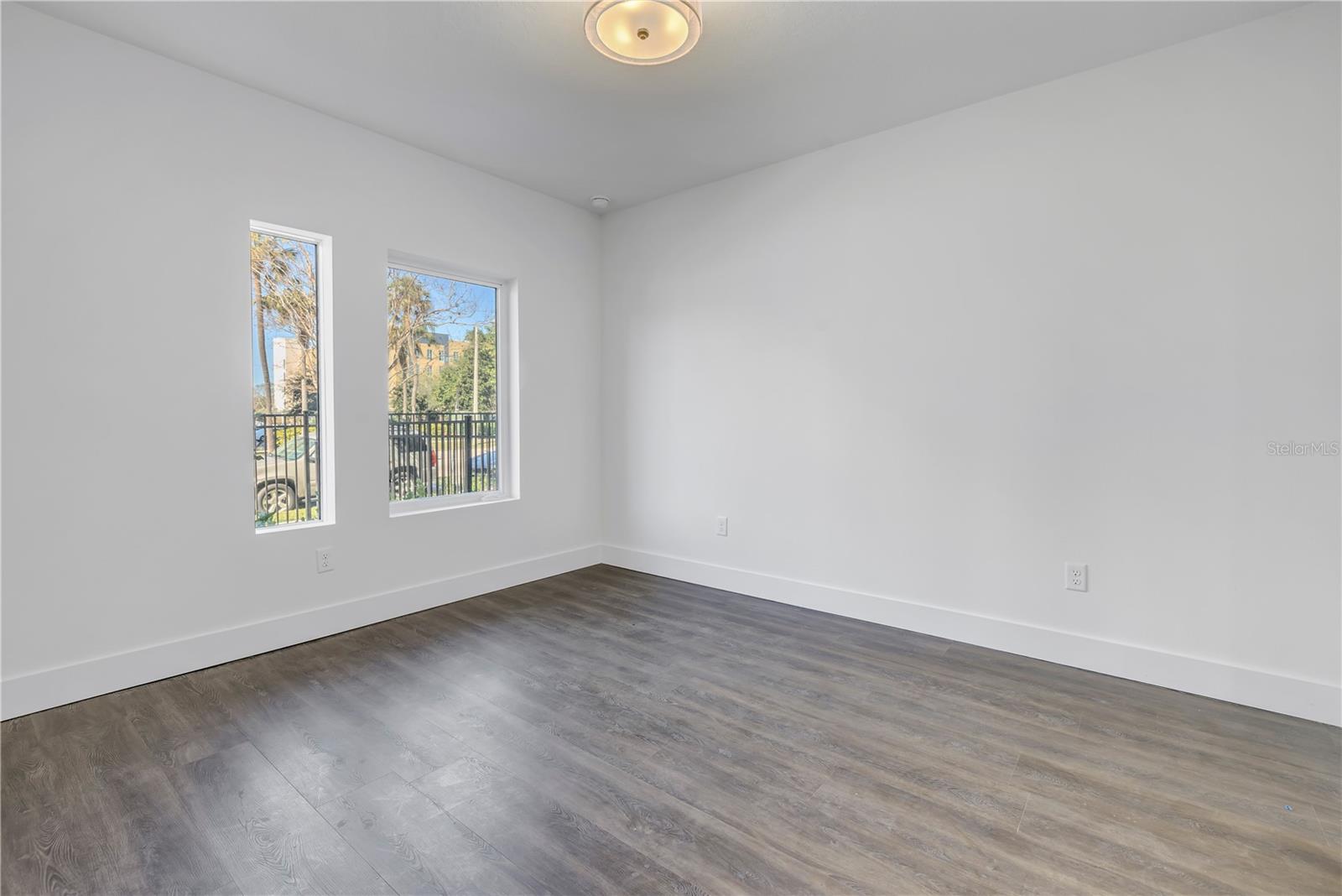 556 DR MARTIN LUTHER KING JR ST S