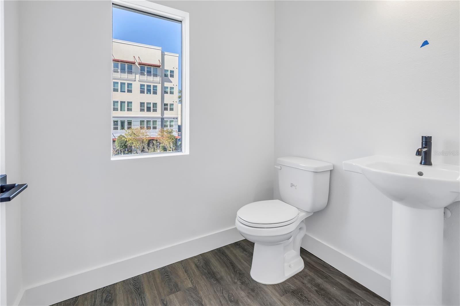 556 DR MARTIN LUTHER KING JR ST S