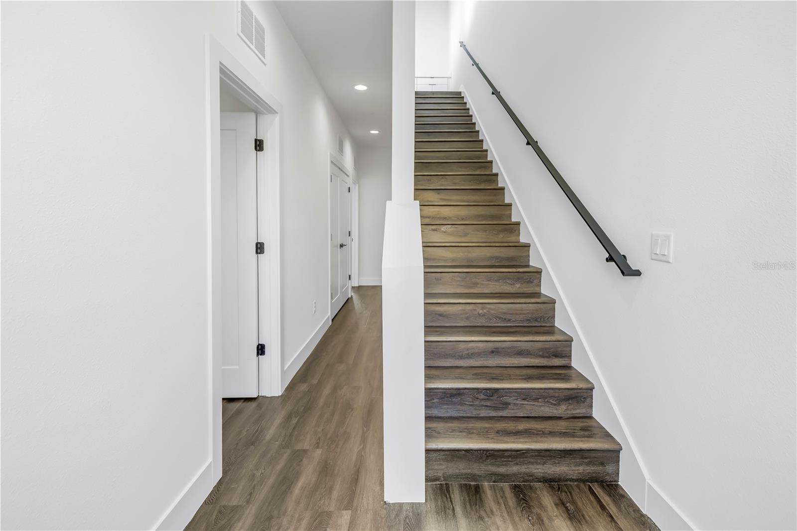 556 DR MARTIN LUTHER KING JR ST S