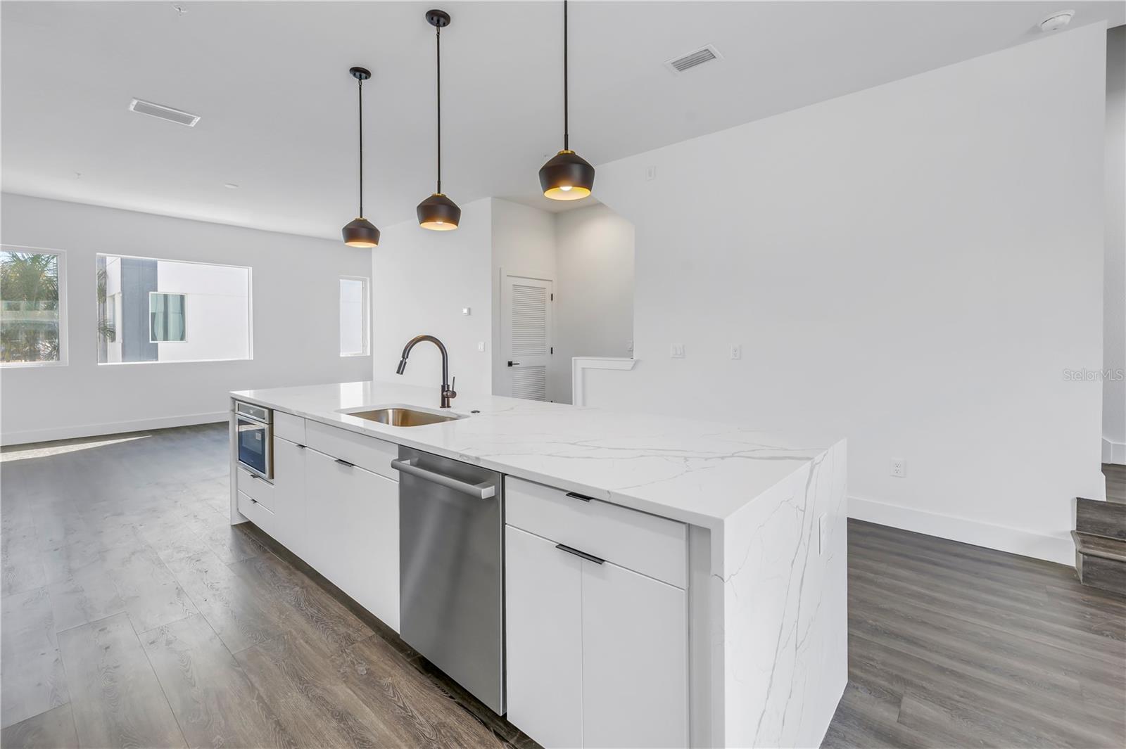 556 DR MARTIN LUTHER KING JR ST S