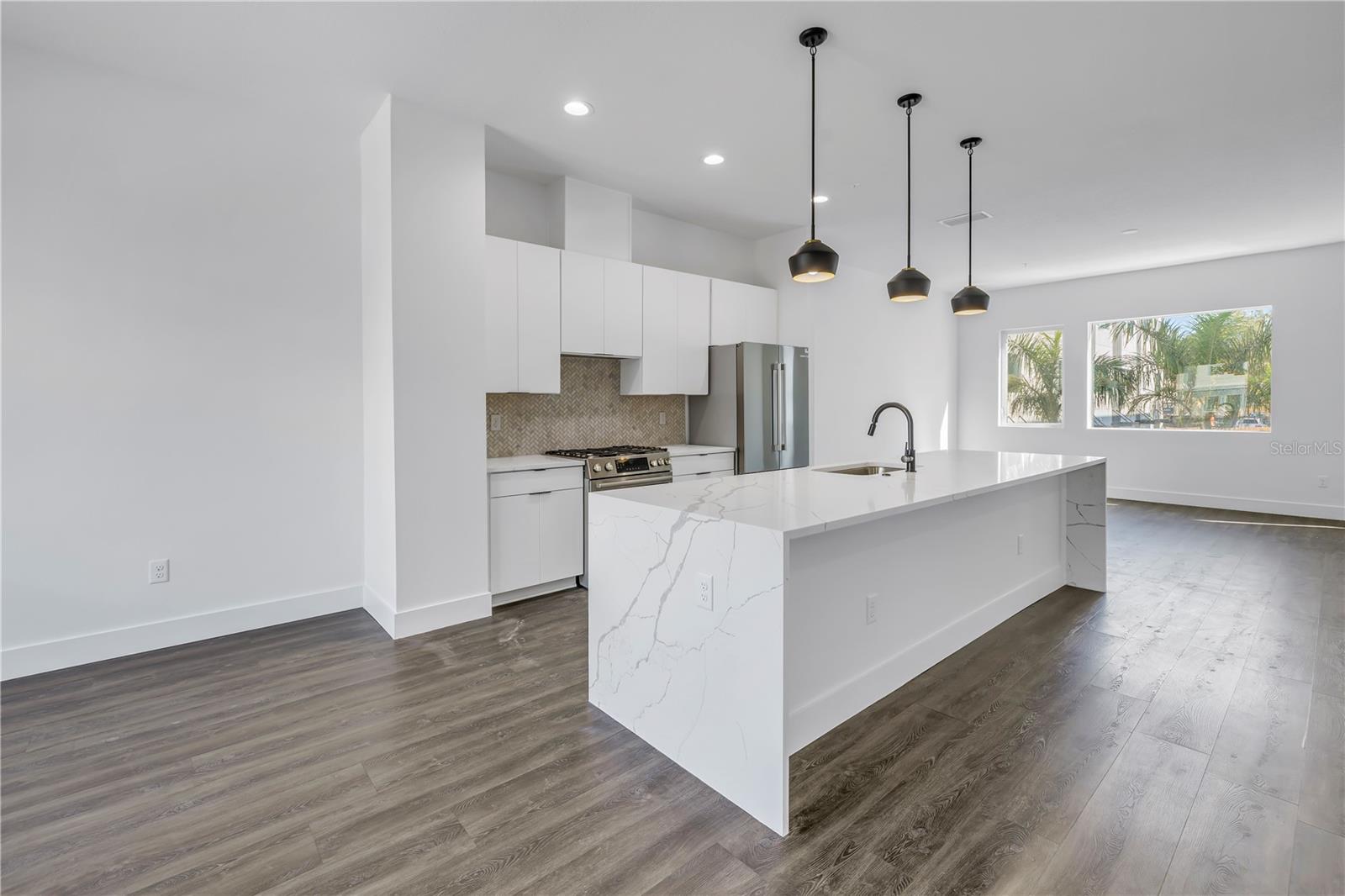 556 DR MARTIN LUTHER KING JR ST S