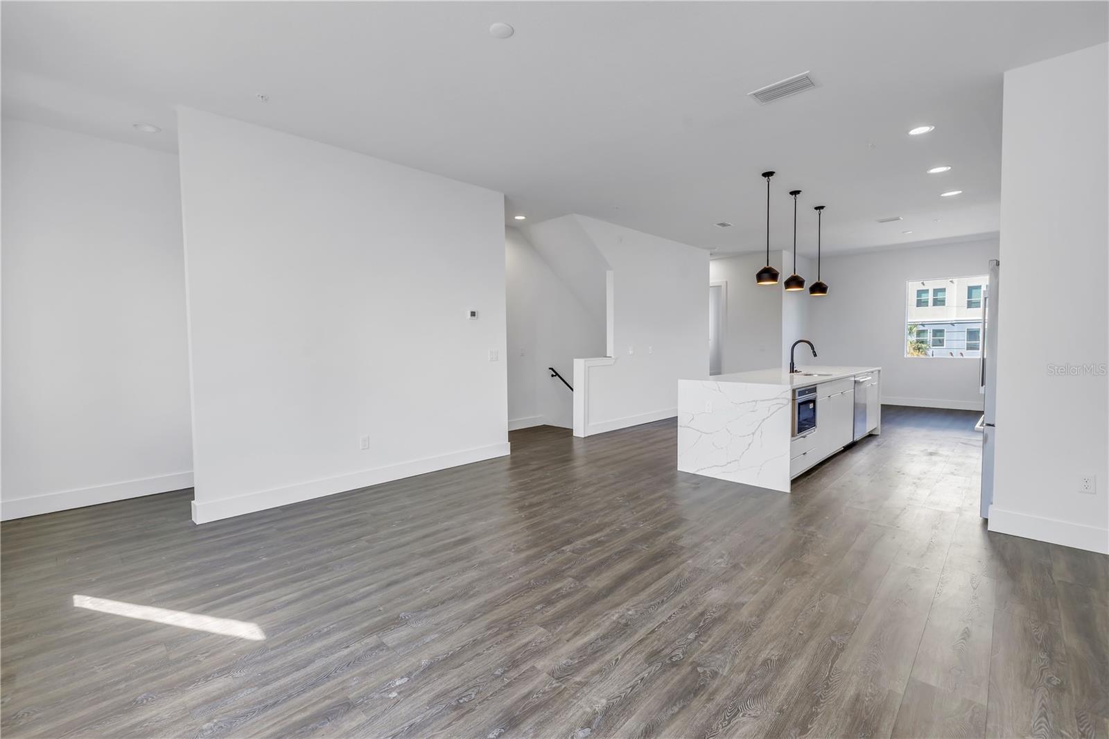 556 DR MARTIN LUTHER KING JR ST S