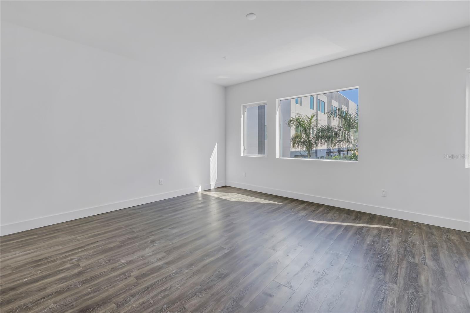 556 DR MARTIN LUTHER KING JR ST S