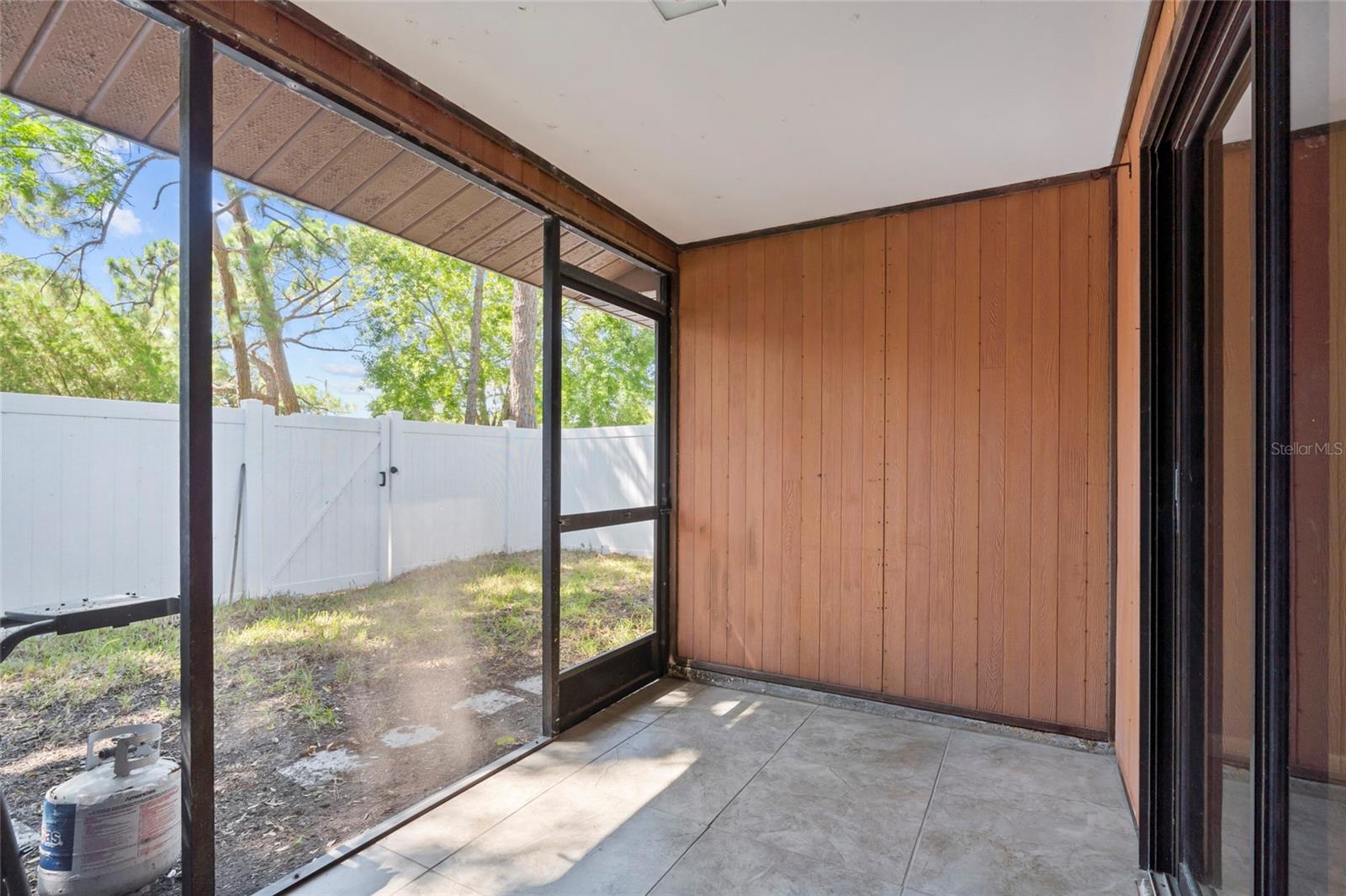 120 EDGEWOOD CT