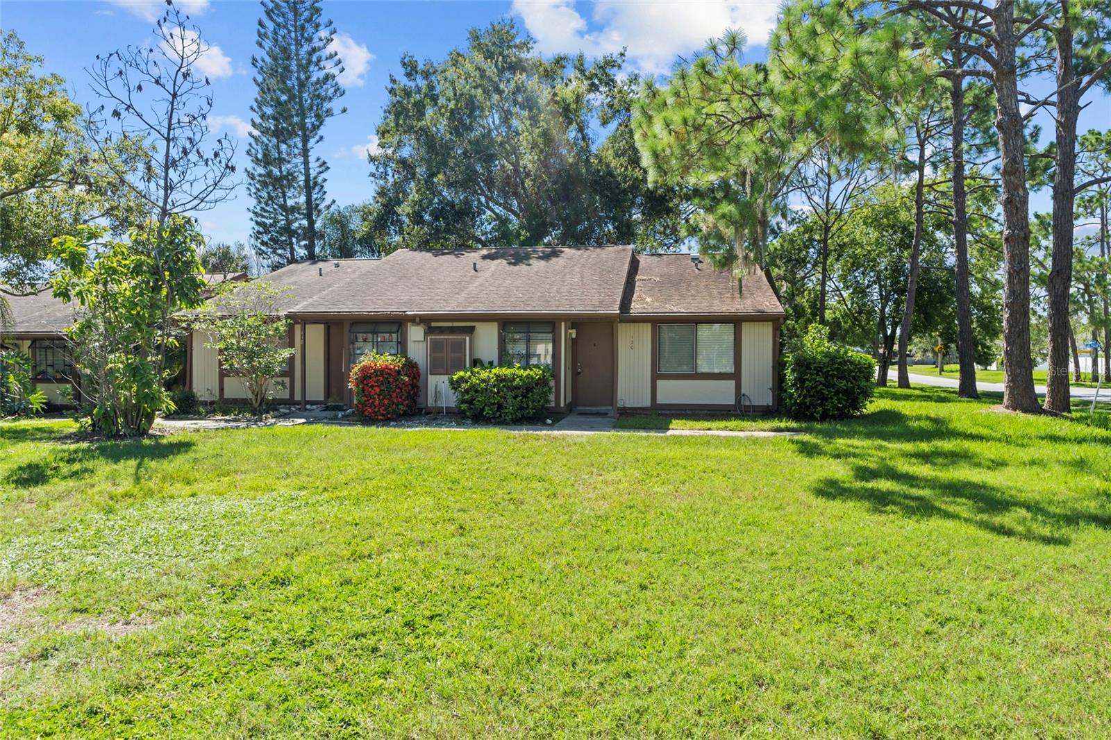 120 EDGEWOOD CT