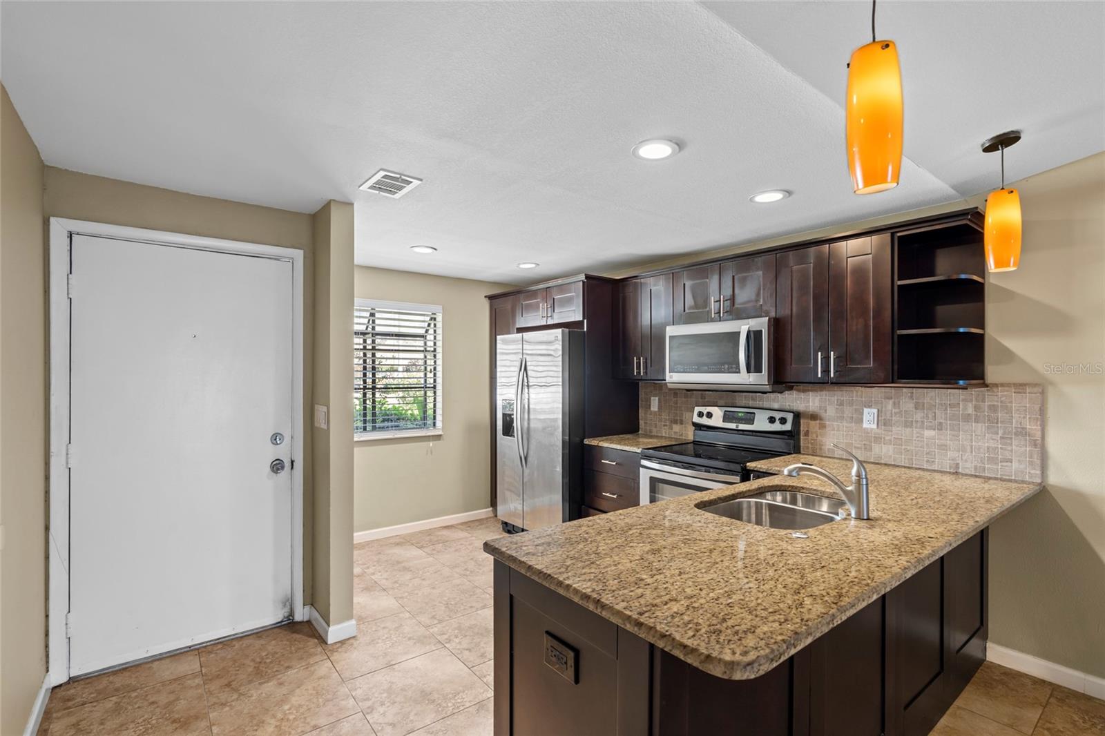 120 EDGEWOOD CT