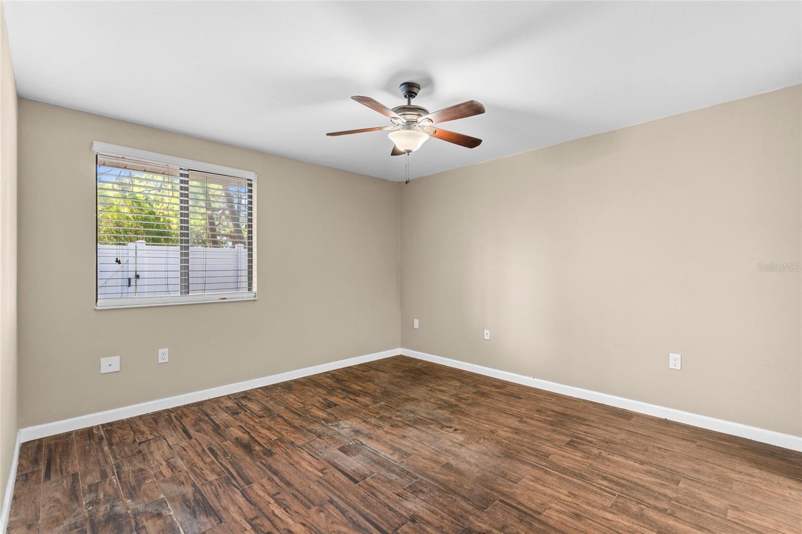 120 EDGEWOOD CT