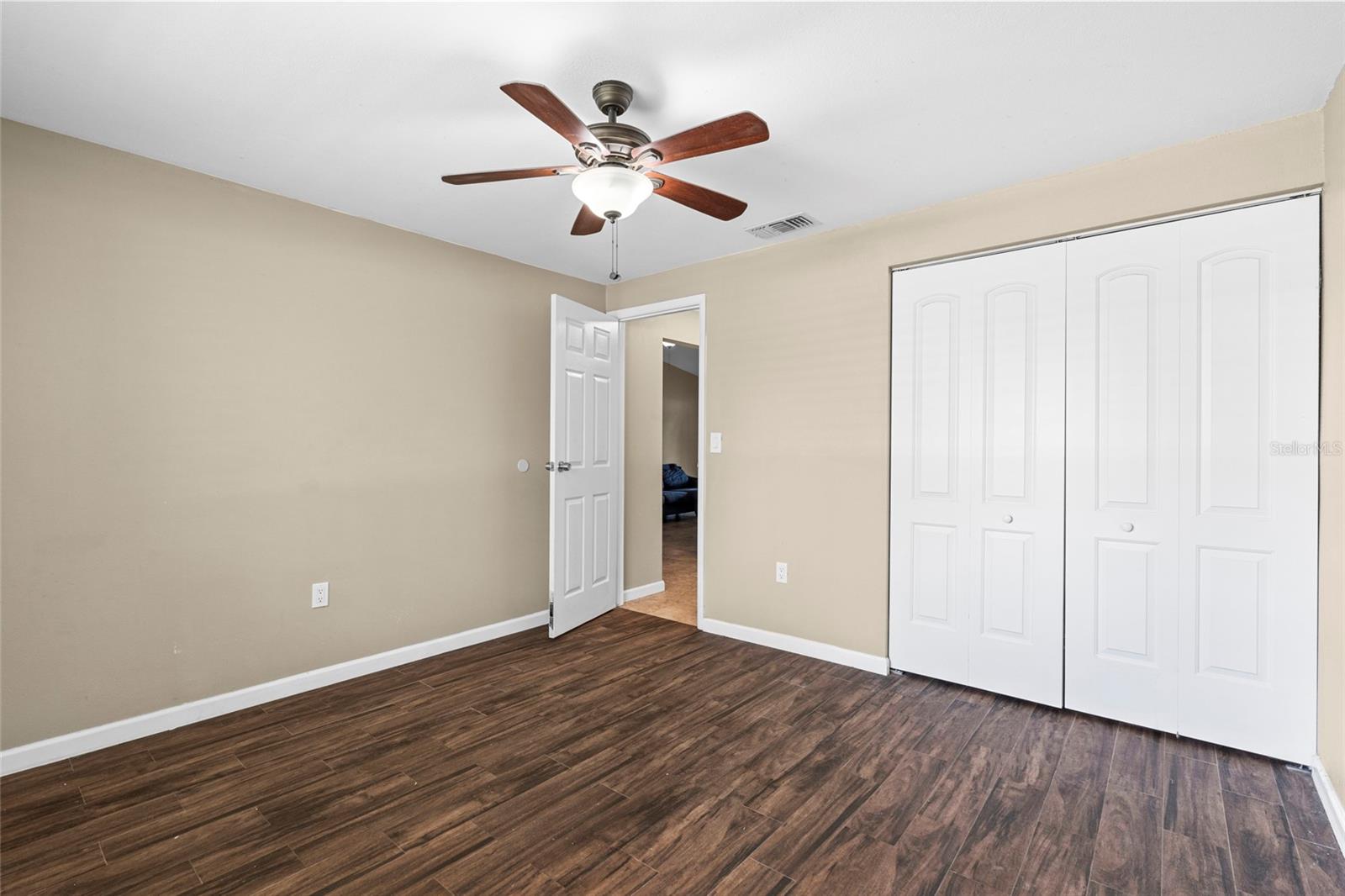 120 EDGEWOOD CT