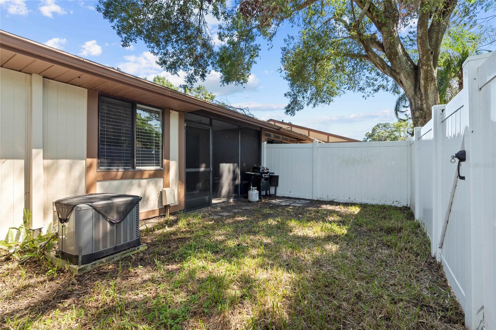120 EDGEWOOD CT