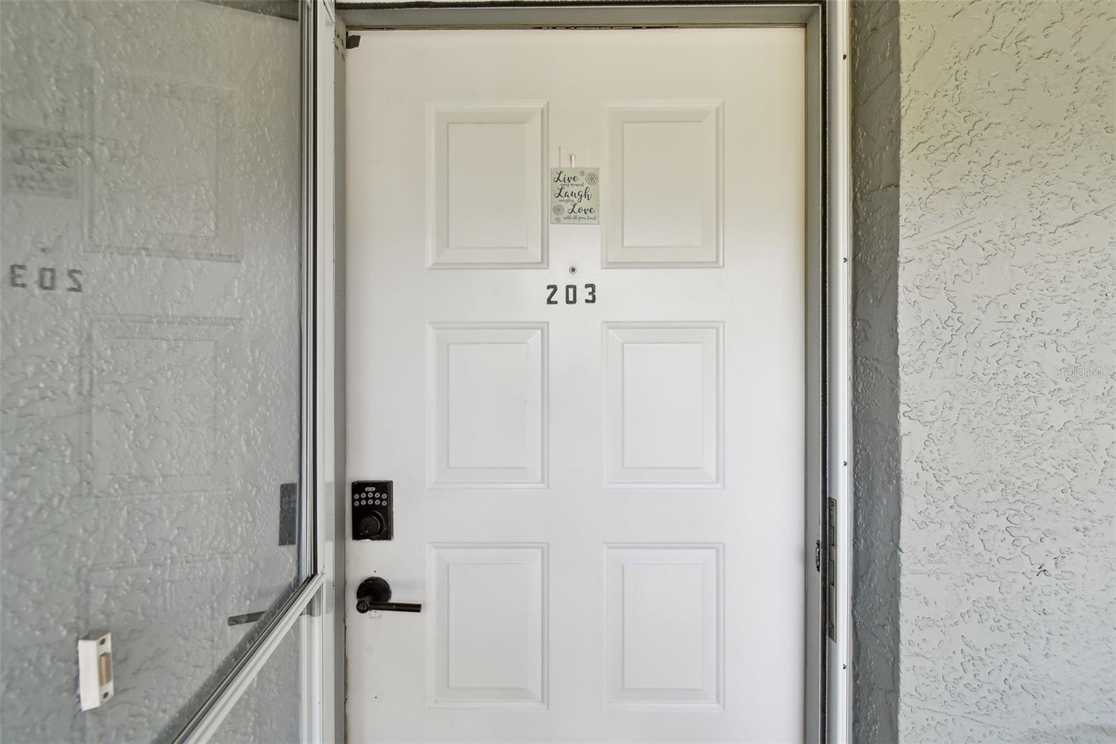 1420 OAK HILL DR #203