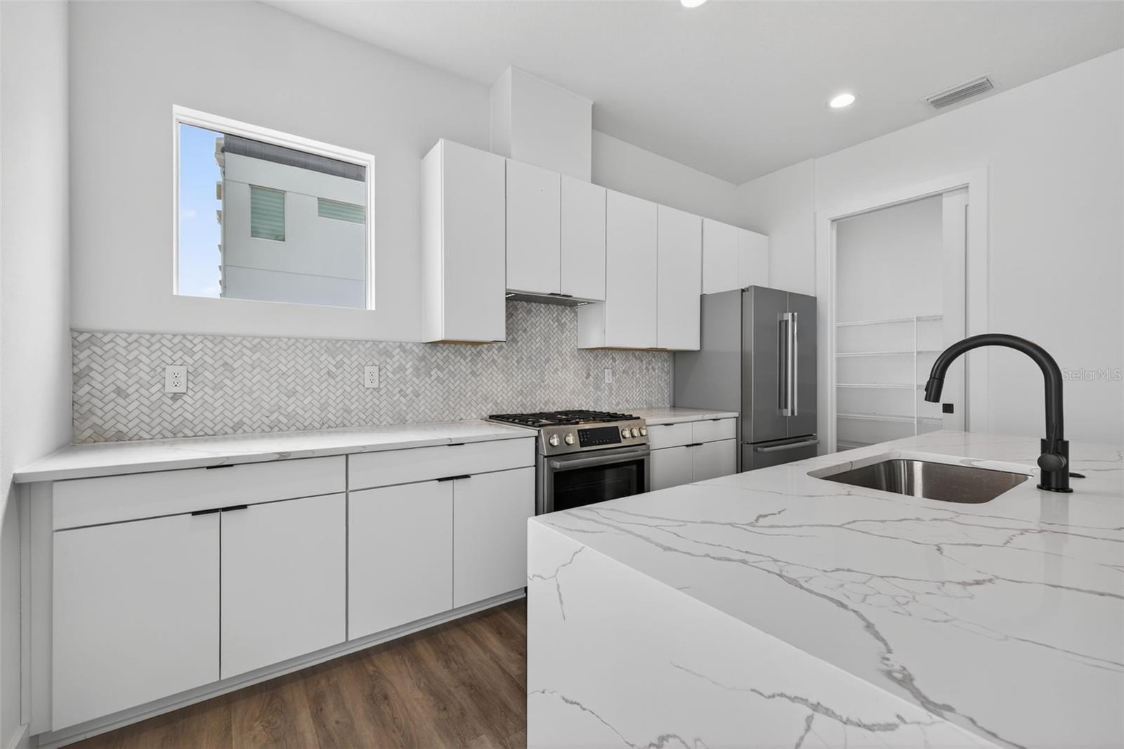 536 DR. MARTIN LUTHER KING JR ST S