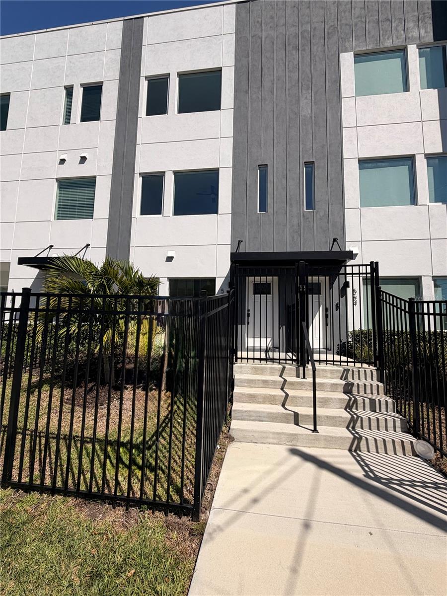 560 DR MARTIN LUTHER KING JR ST S