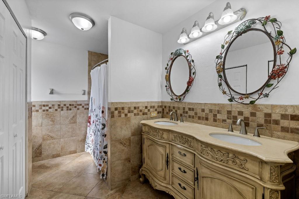 4560 Key Largo LN