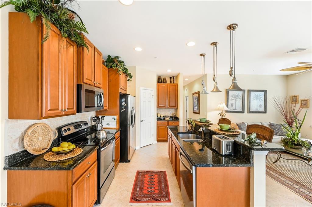 23400 Alamanda DR Unit: 201