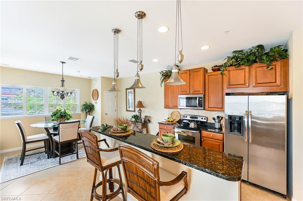 23400 Alamanda DR Unit: 201