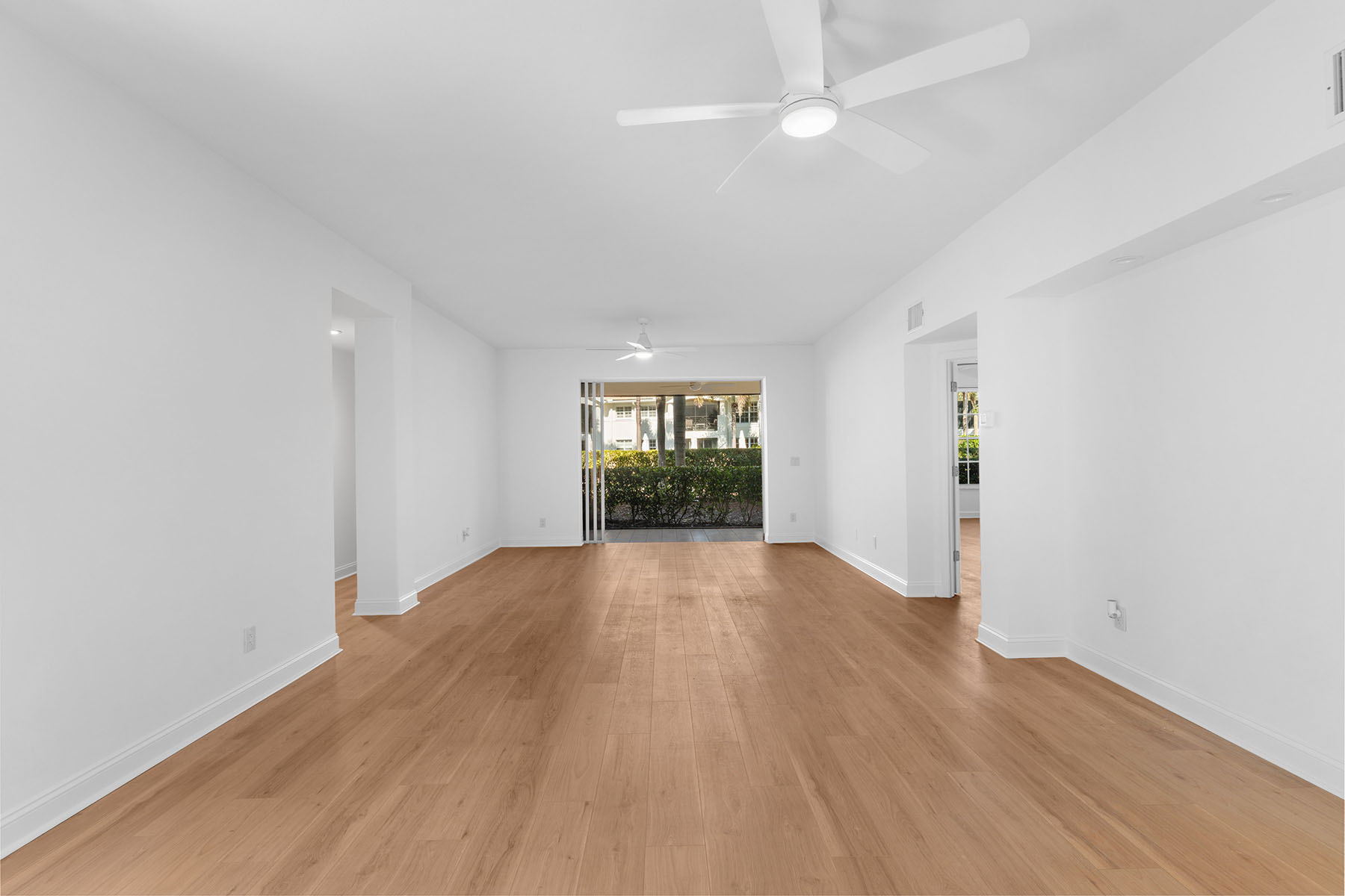 6835 San Marino Drive , 809A