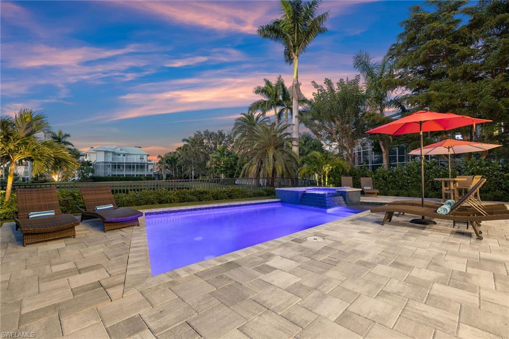 211 San Mateo DR