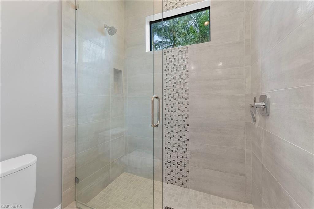 211 San Mateo DR