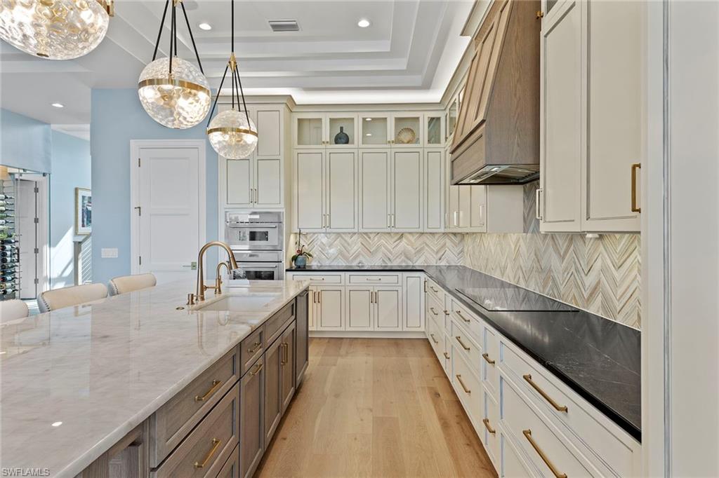 211 San Mateo DR