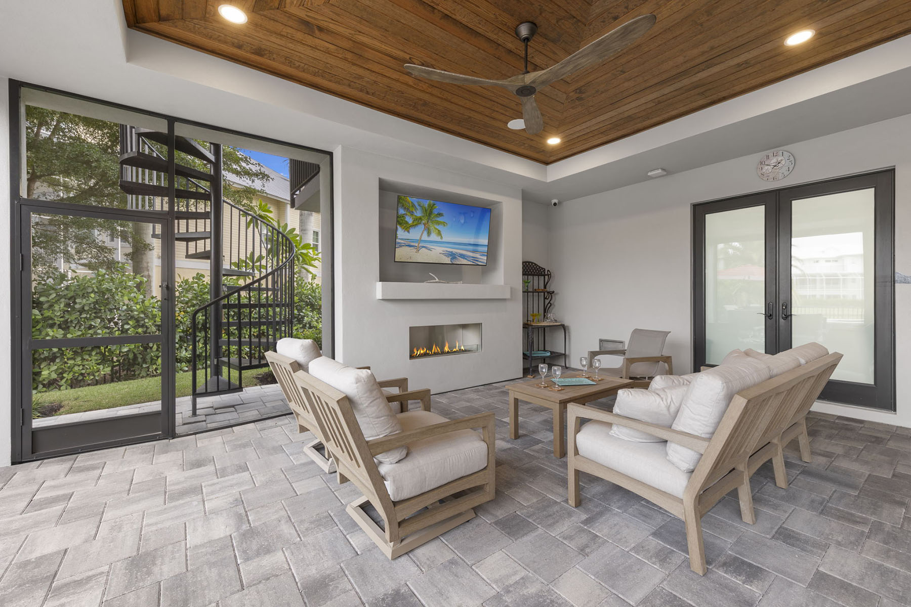211 San Mateo Drive