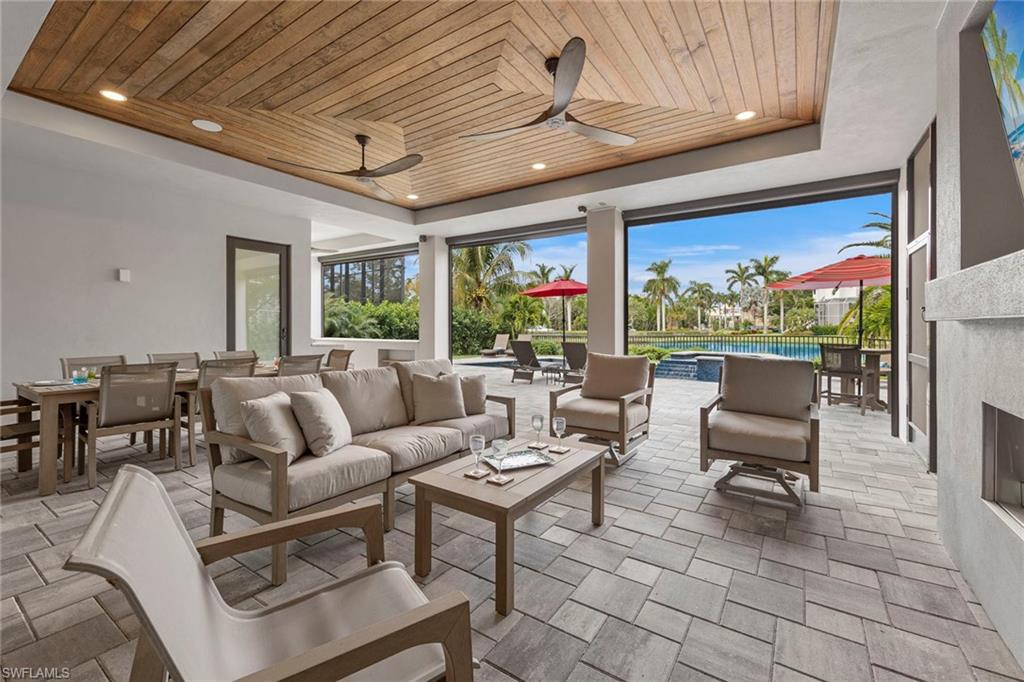 211 San Mateo DR