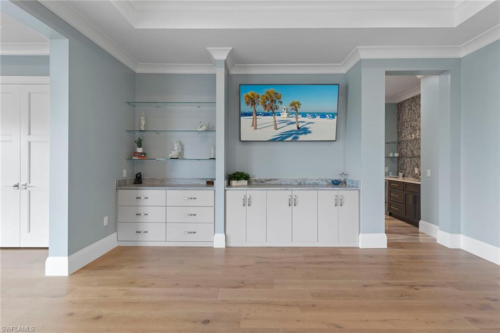 211 San Mateo DR
