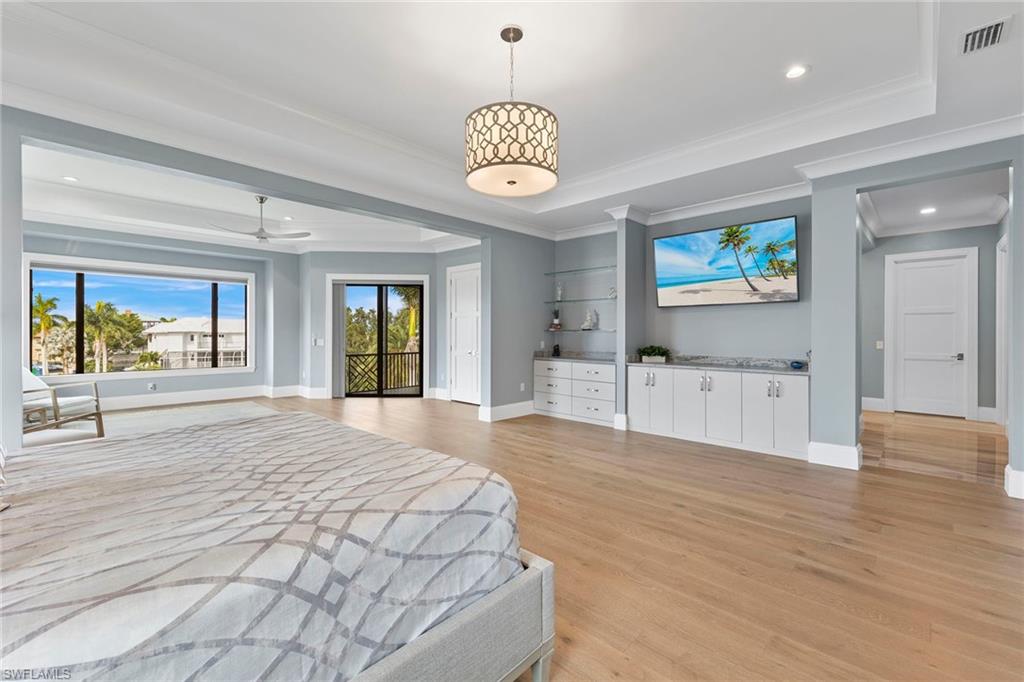 211 San Mateo DR