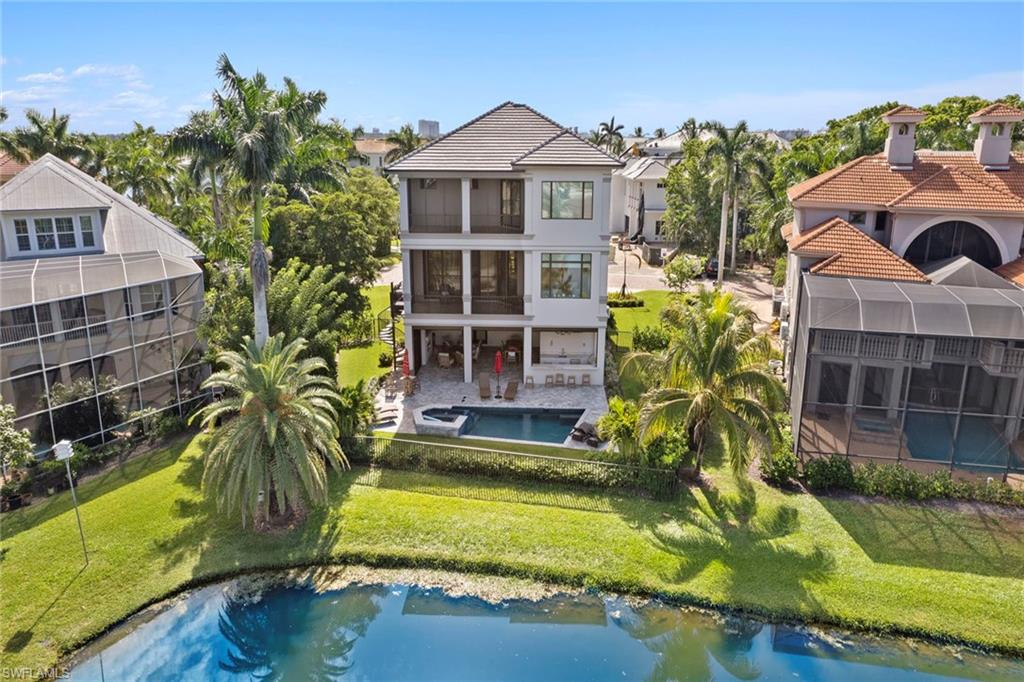 211 San Mateo DR