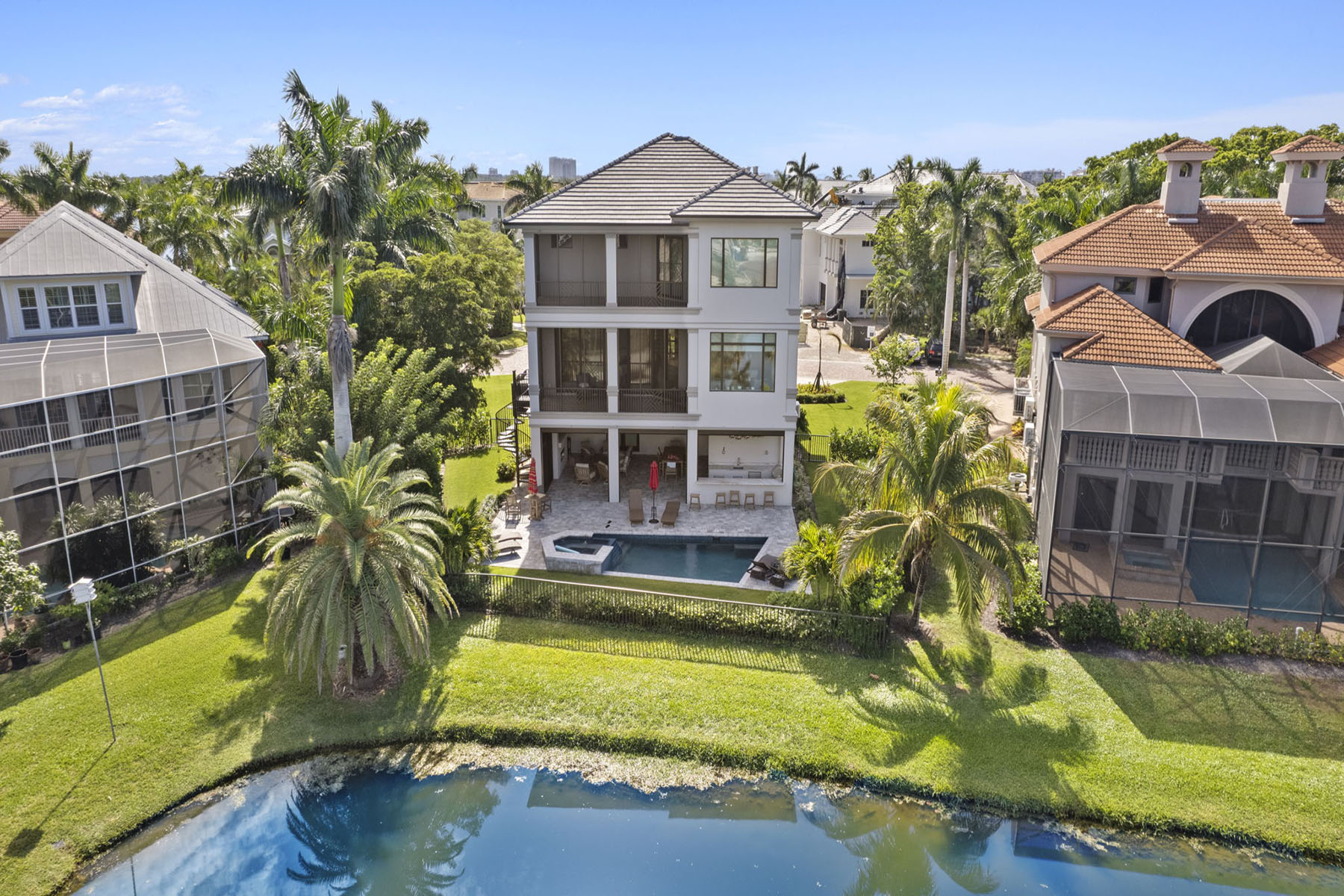 211 San Mateo Drive