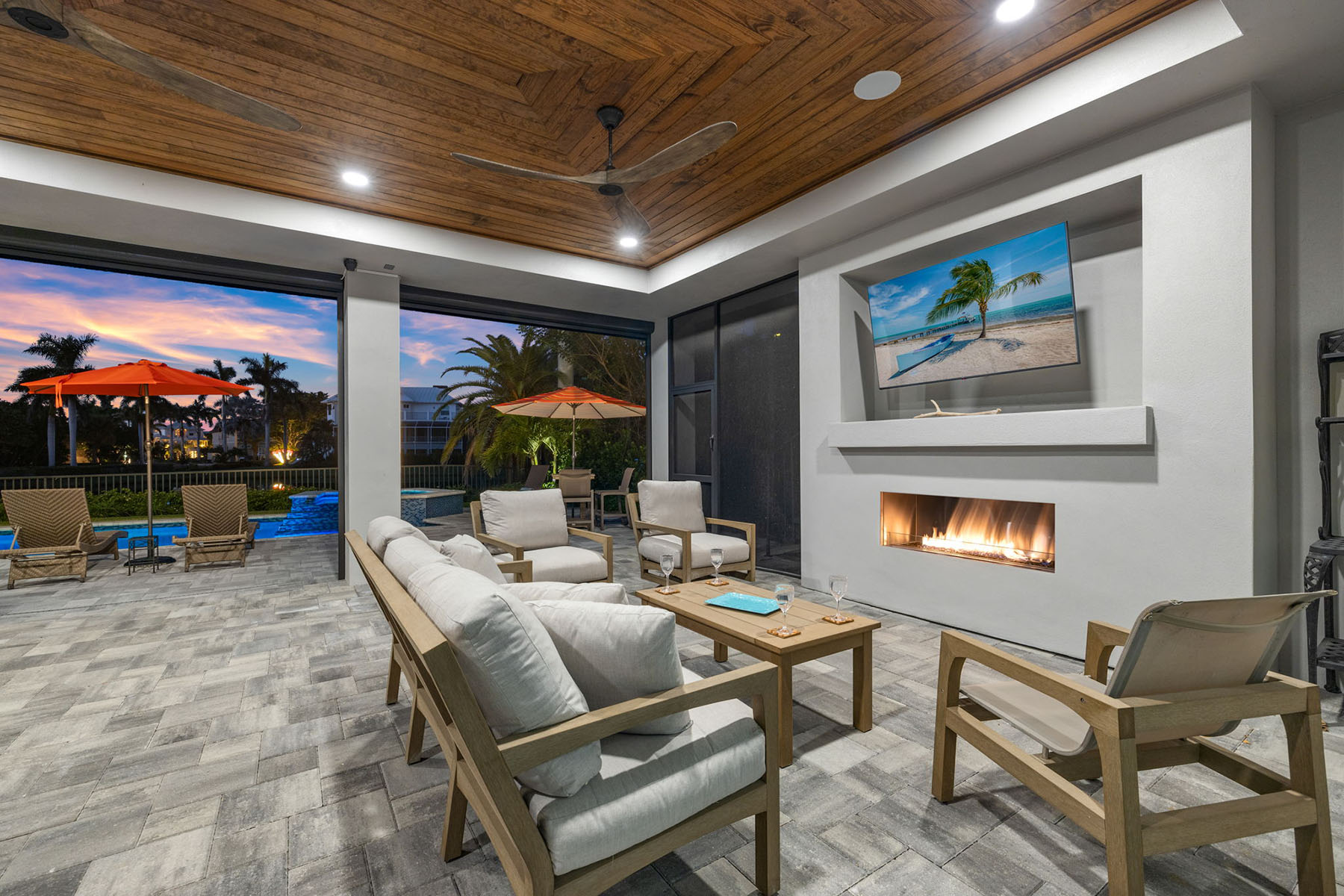 211 San Mateo Drive