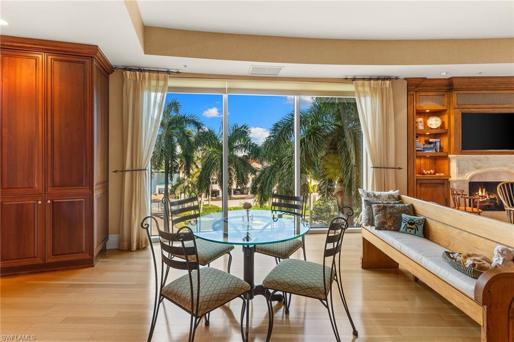 4501 Gulf Shore BLVD N # 405