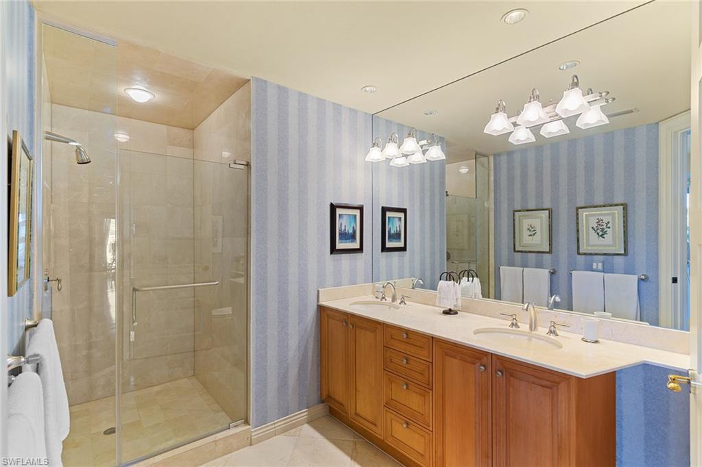 4501 Gulf Shore BLVD N # 405