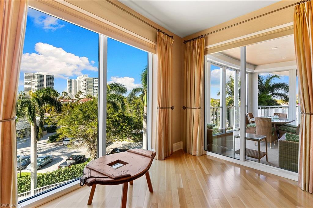 4501 Gulf Shore BLVD N # 405