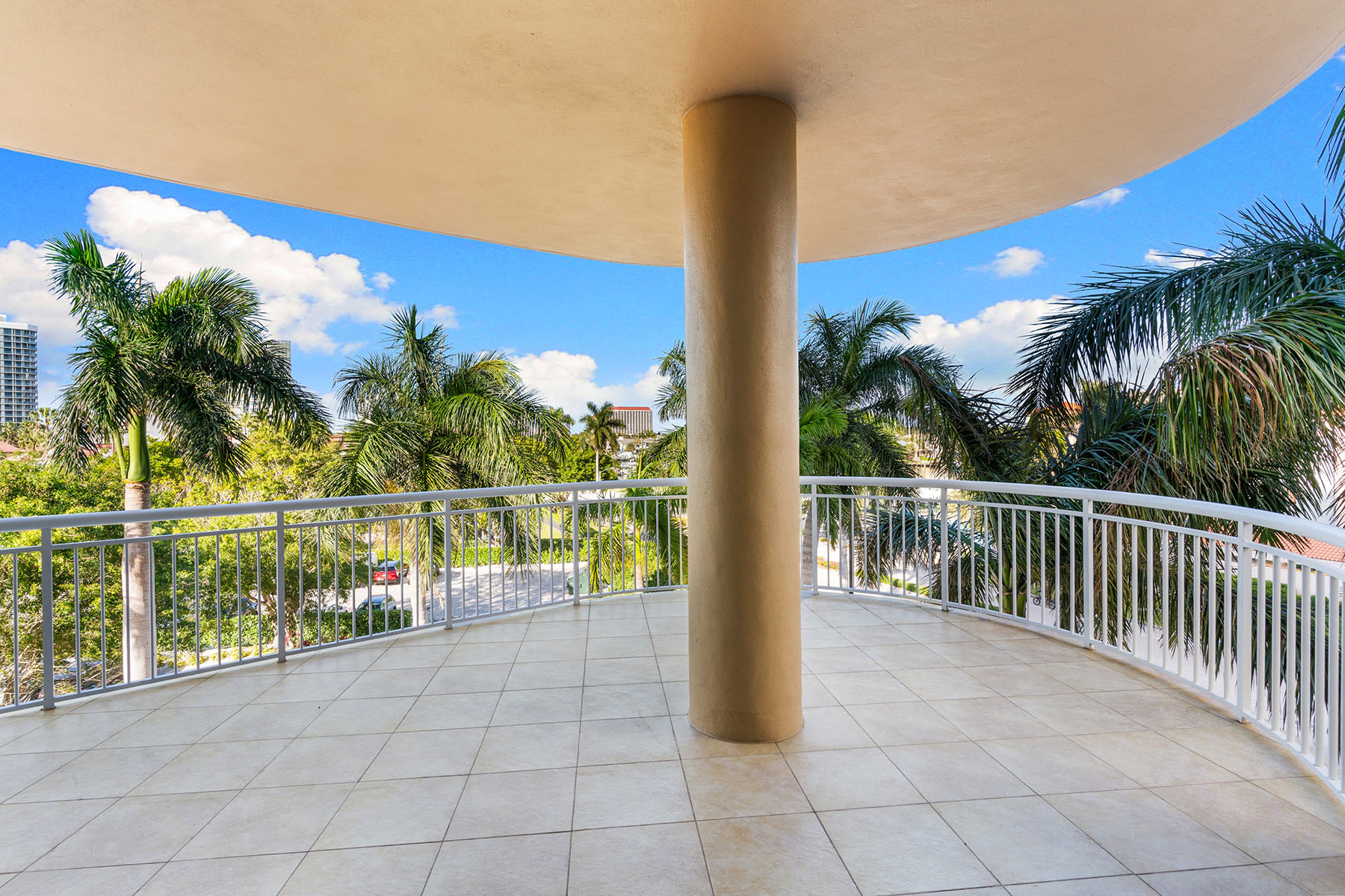 4501 Gulf Shore Boulevard N , 405