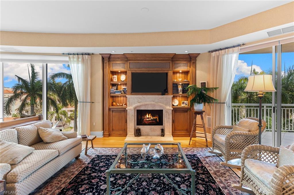 4501 Gulf Shore BLVD N # 405