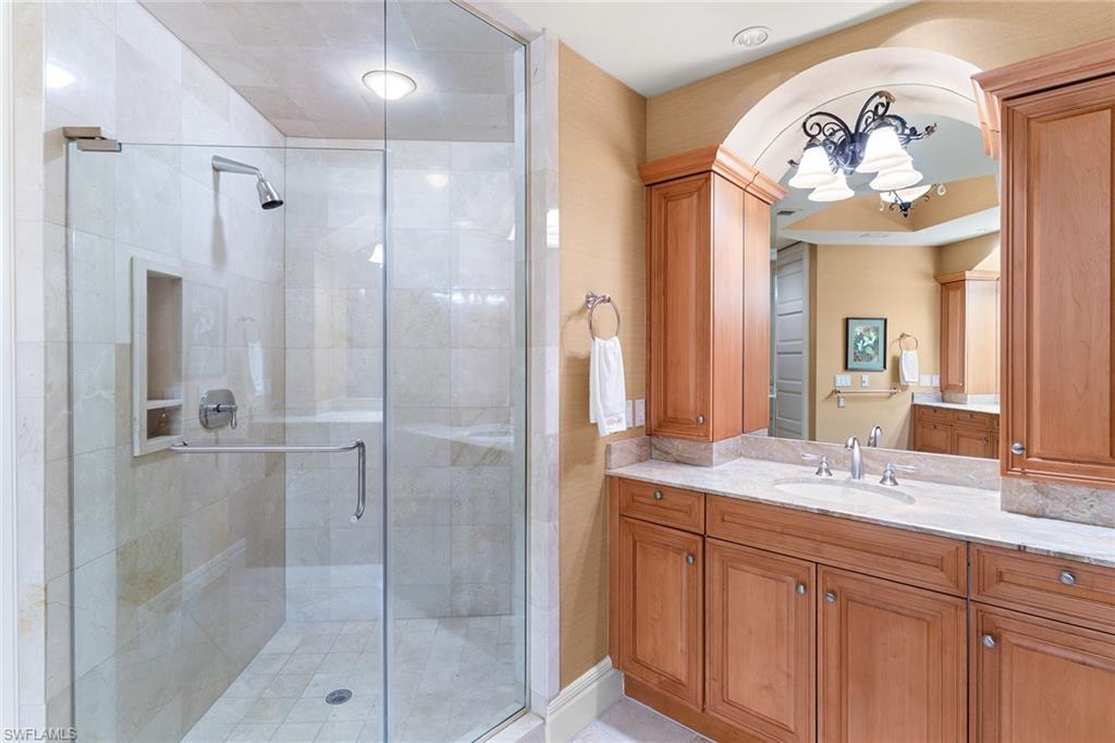 4501 Gulf Shore BLVD N # 405