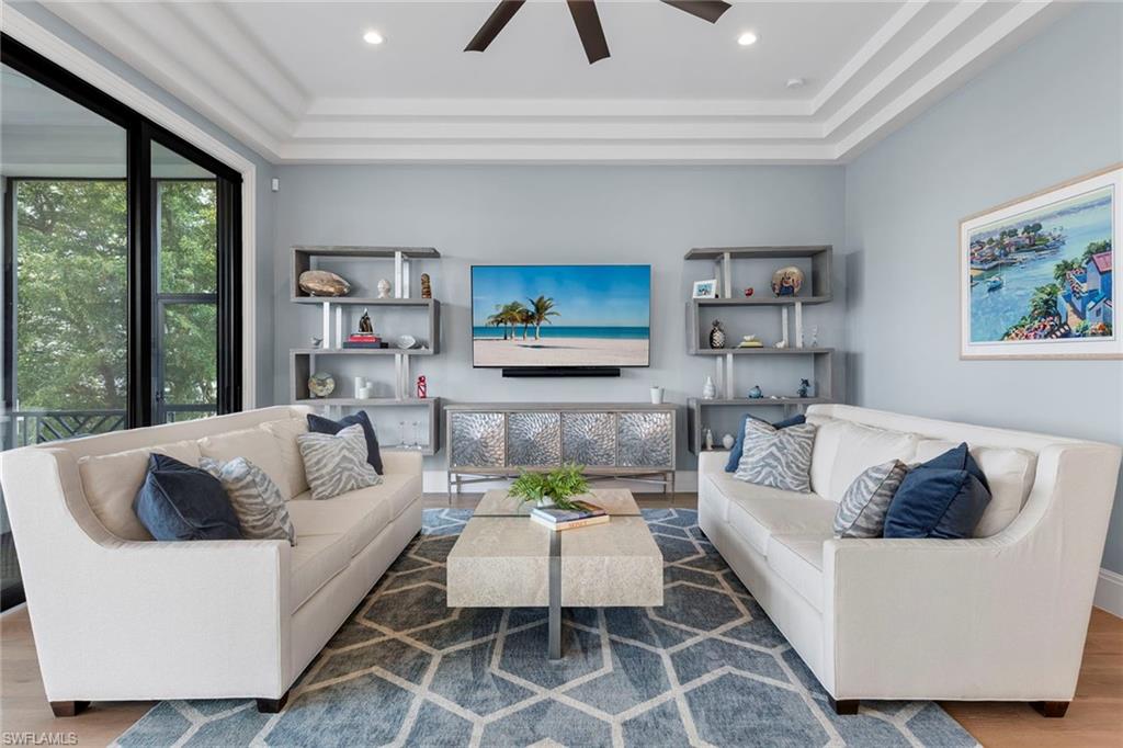 211 San Mateo DR