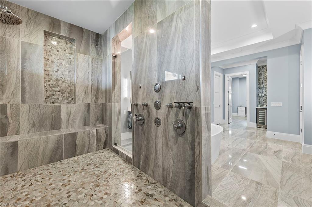 211 San Mateo DR