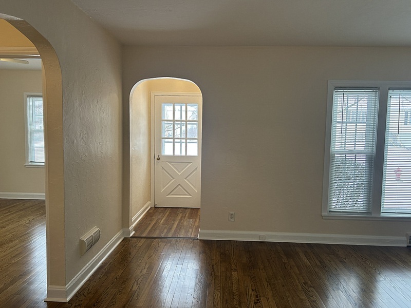 519 S 11th Avenue Unit: LOWER